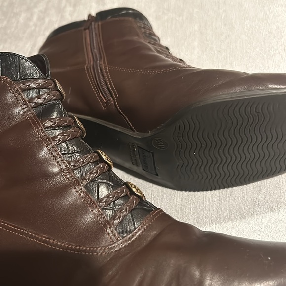 London Fog Women’s/Sieblen Tall Brown Ankle Booties w/ Chunky Heel Size 8 - Picture 5 of 16